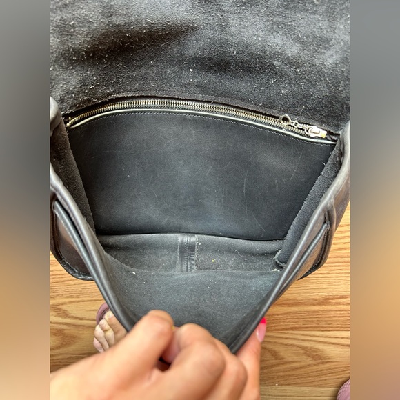 Laura U.S.A. Black Leather Vintage Crossbody Bag - Picture 8 of 13